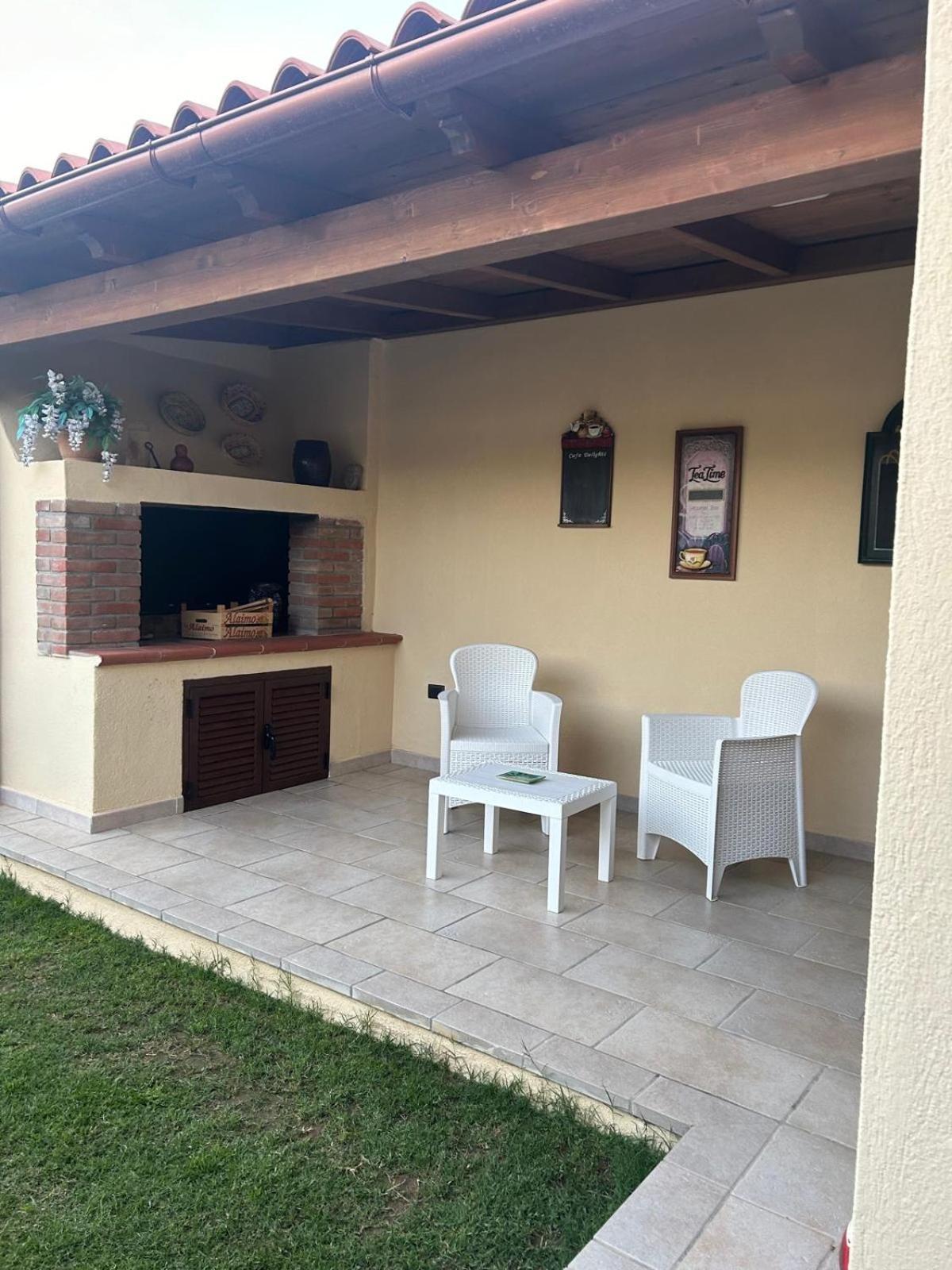 Villa I Sogni Di Alice Pula Exterior foto
